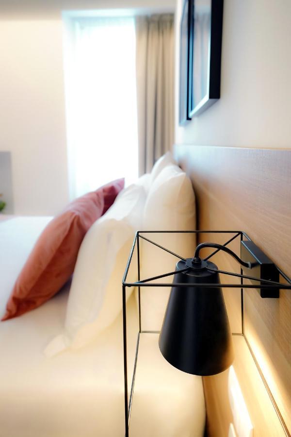 Bergamo Inn 15 Eksteriør bilde A wall-mounted lamp