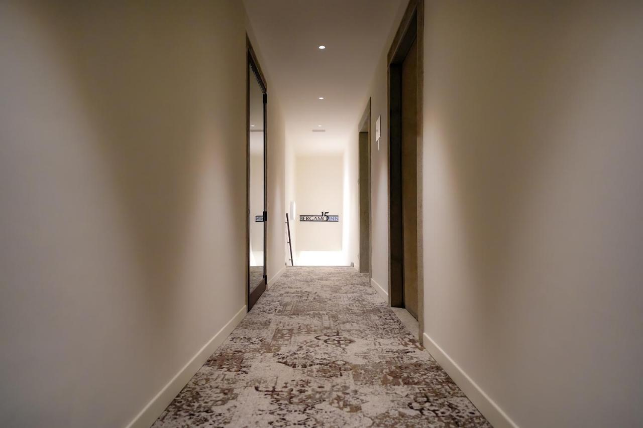 Bergamo Inn 15 Eksteriør bilde A corridor in a hotel
